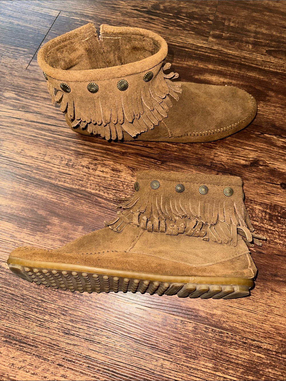 Minnetonka women’s 11 Fringe Suede Ankle Boots Brown - Picture 4 of 8